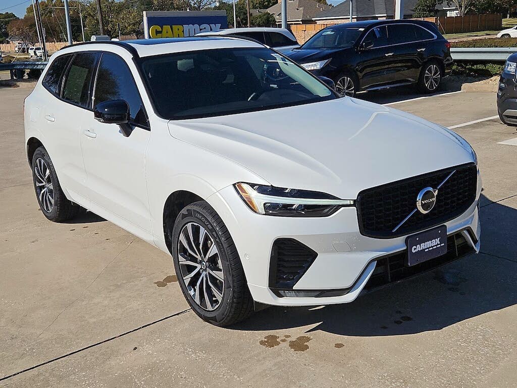 2024 Volvo XC60 B5 Plus Dark Theme AWD