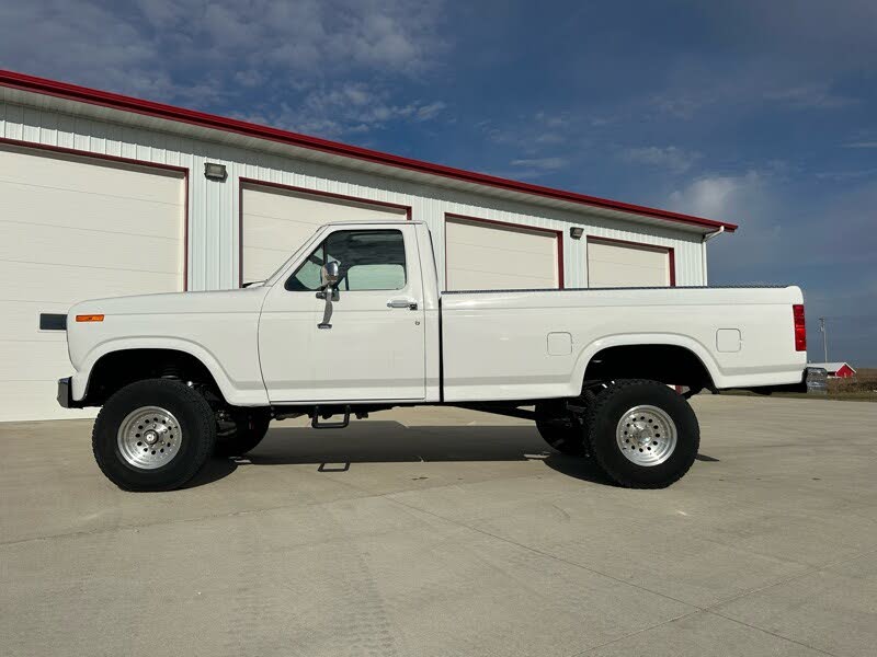 1986 Ford F-150 XL Standard Cab 4WD SB
