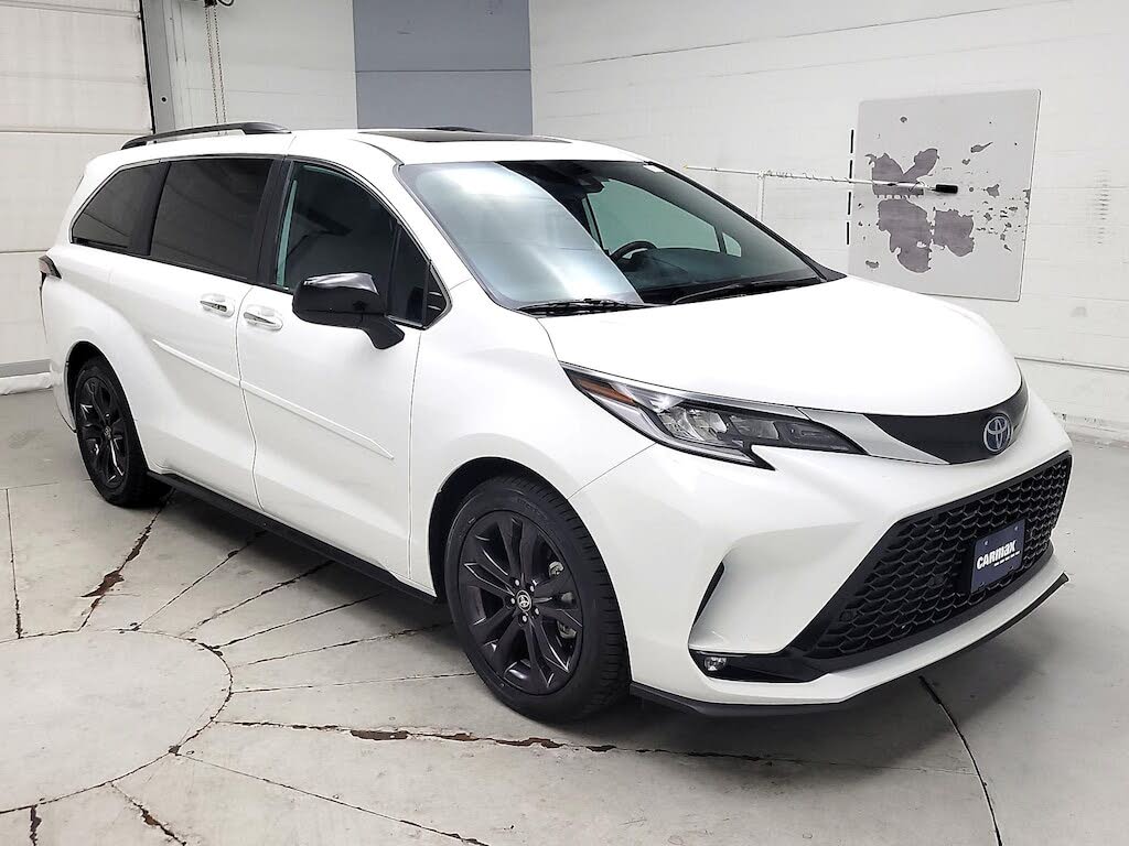 2024 Toyota Sienna XSE 7-Passenger FWD
