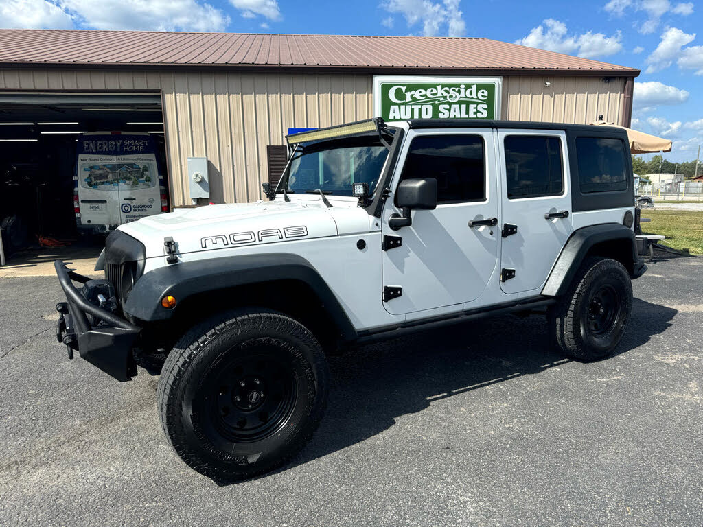 2013 Jeep Wrangler Unlimited Sahara 4WD