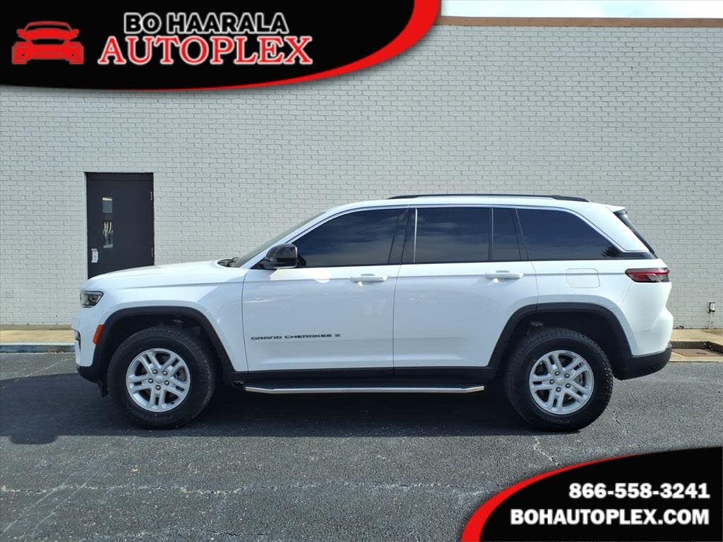 2023 Jeep Grand Cherokee Laredo RWD