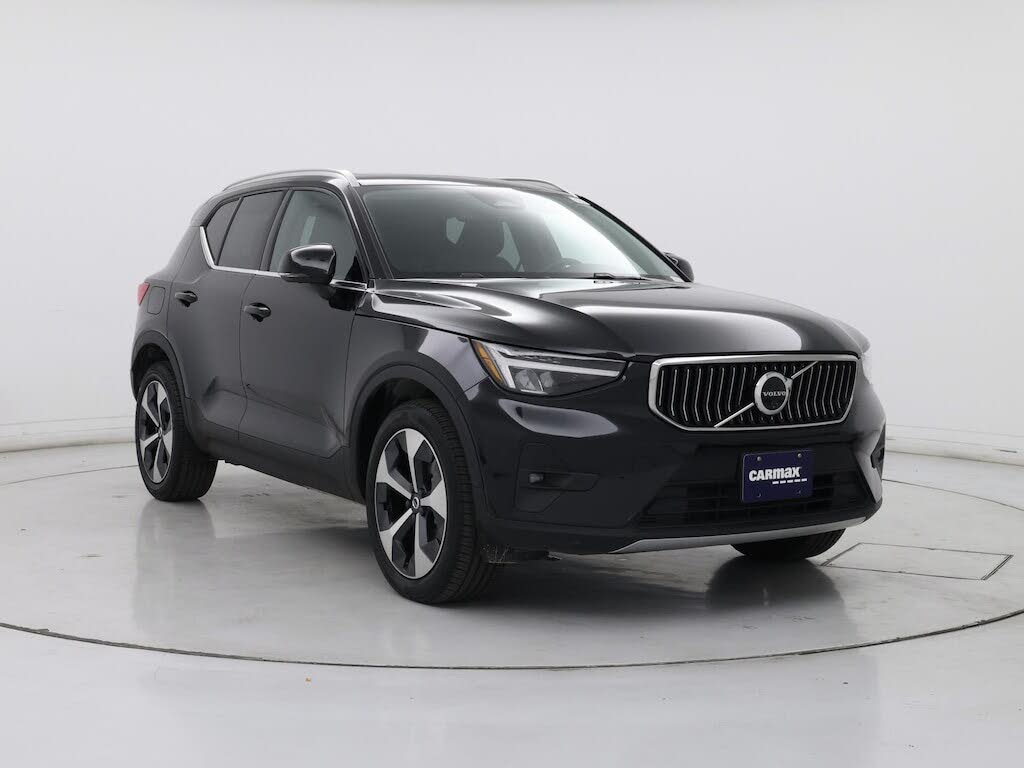 2025 Volvo XC40 B5 Plus Bright Theme AWD