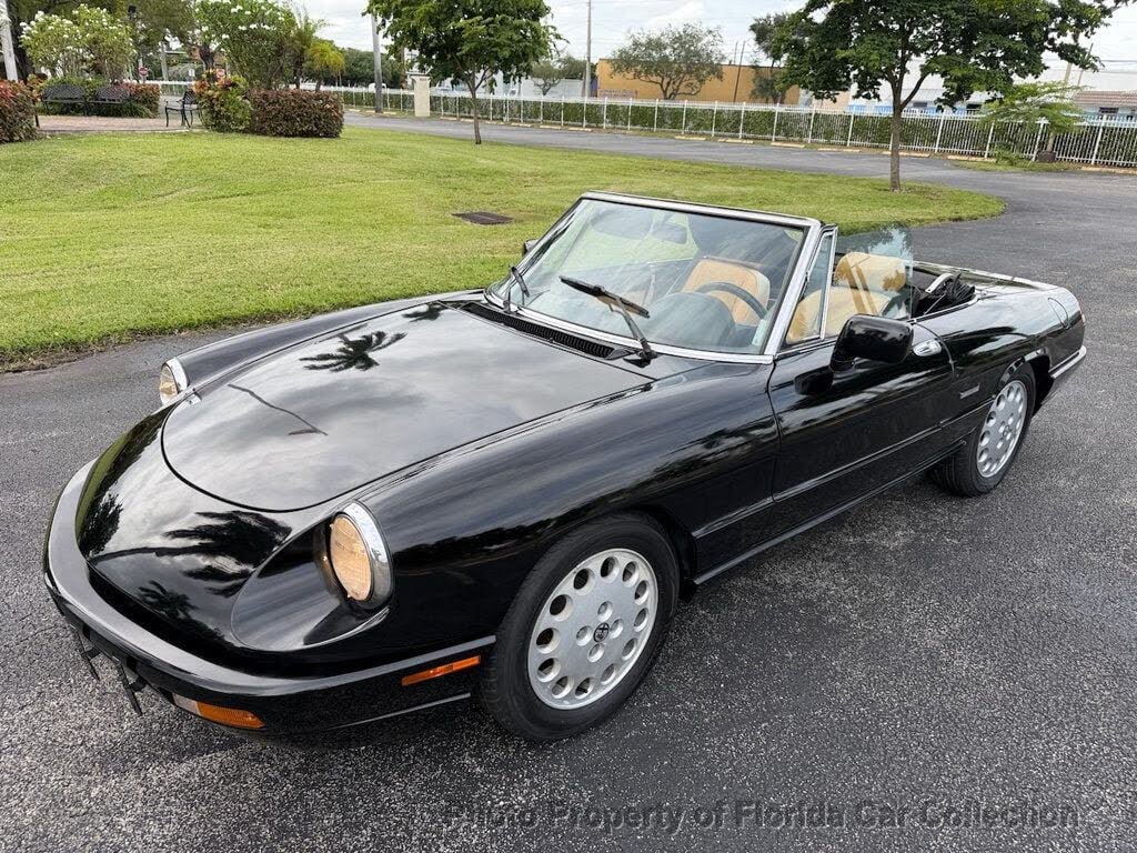 1991 Alfa Romeo Spider Veloce RWD
