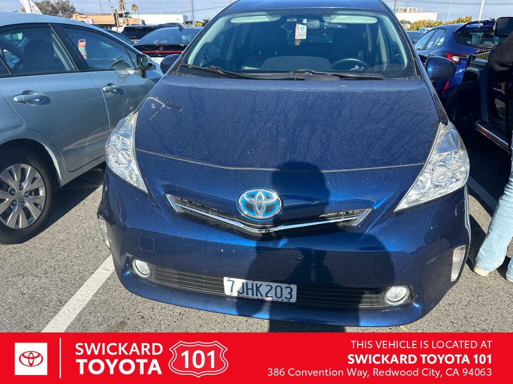 2014 Toyota Prius v Five FWD