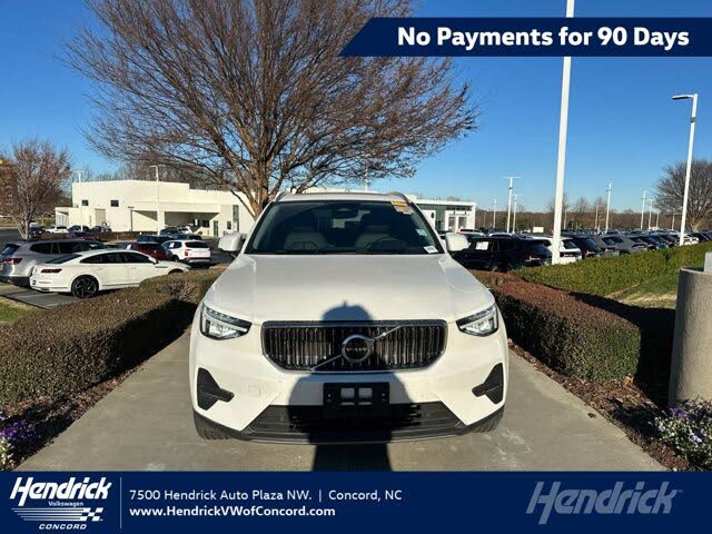 2025 Volvo XC40 B5 Core Bright Theme AWD