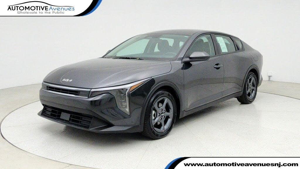 2025 Kia K4 LXS FWD