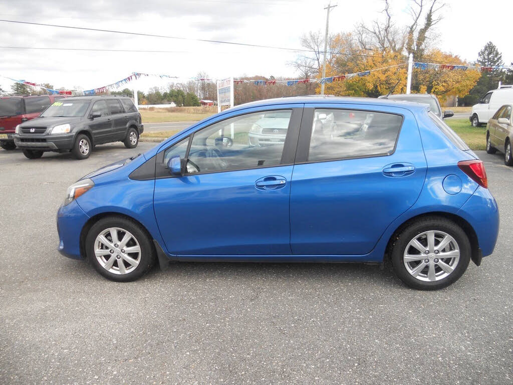 2015 Toyota Yaris LE 2dr Hatchback