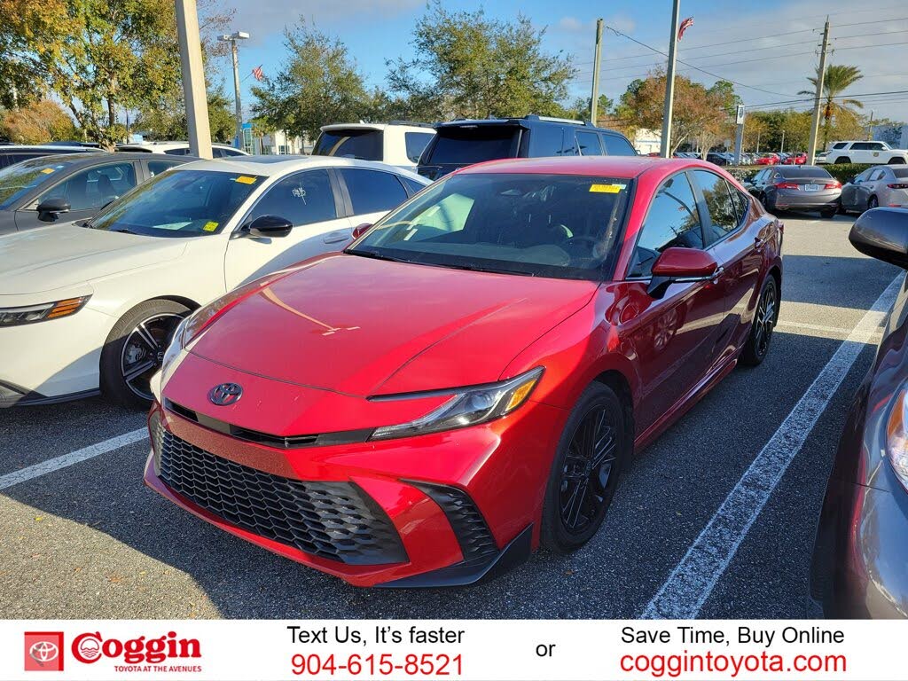 2025 Toyota Camry SE FWD