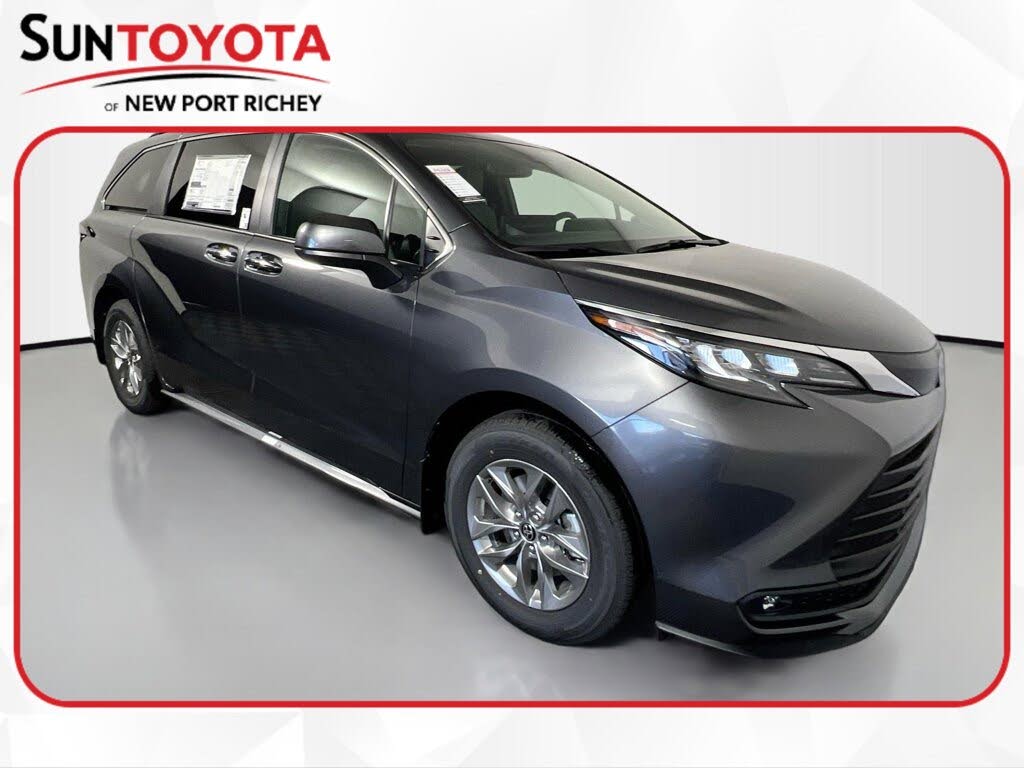 2025 Toyota Sienna XLE 7-Passenger FWD