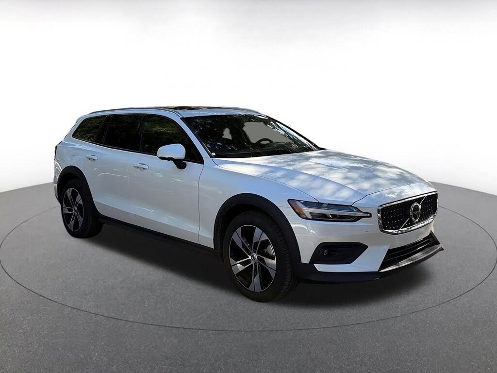 2025 Volvo V60 Cross Country B5 Plus AWD