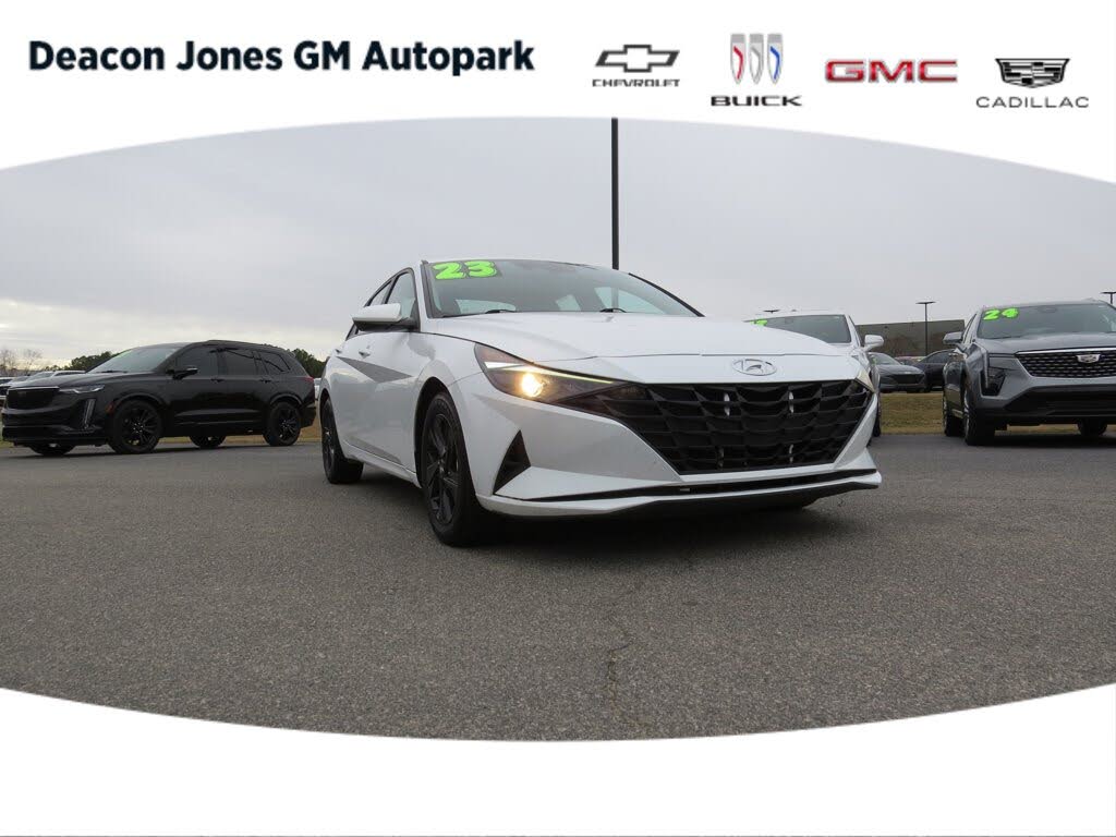 2023 Hyundai Elantra SEL FWD