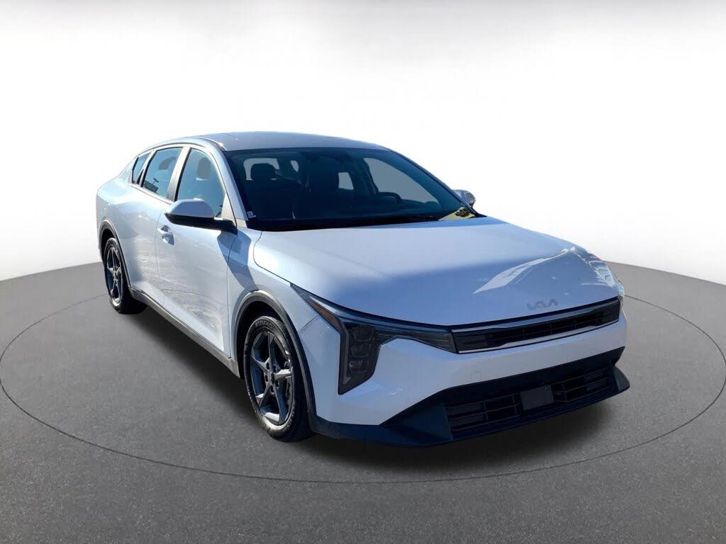 2025 Kia K4 LXS FWD