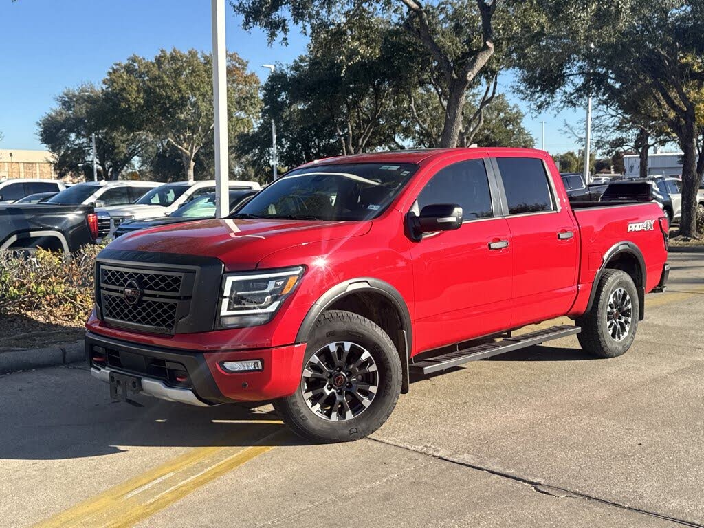 2023 Nissan Titan PRO-4X Crew Cab 4WD