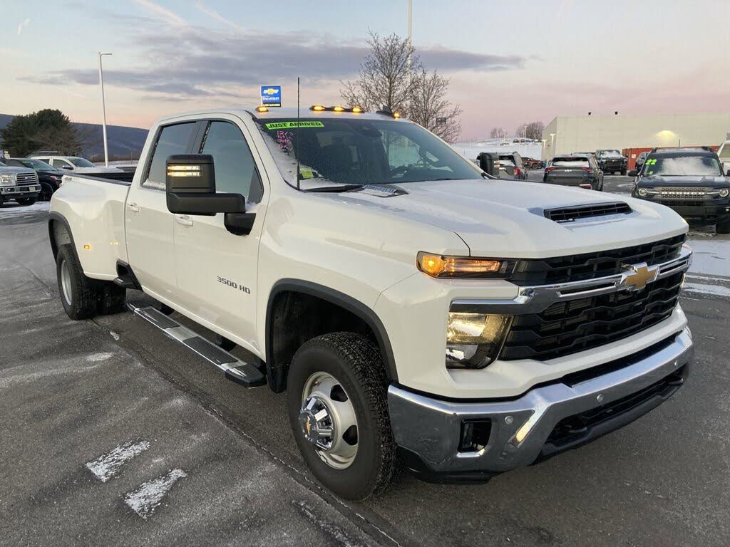2025 Chevrolet Silverado 3500HD LT Crew Cab 4WD