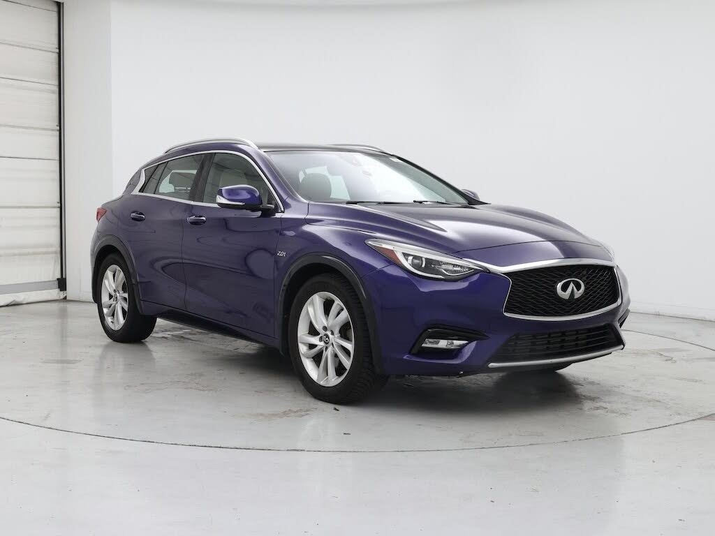 2017 INFINITI QX30 Premium FWD