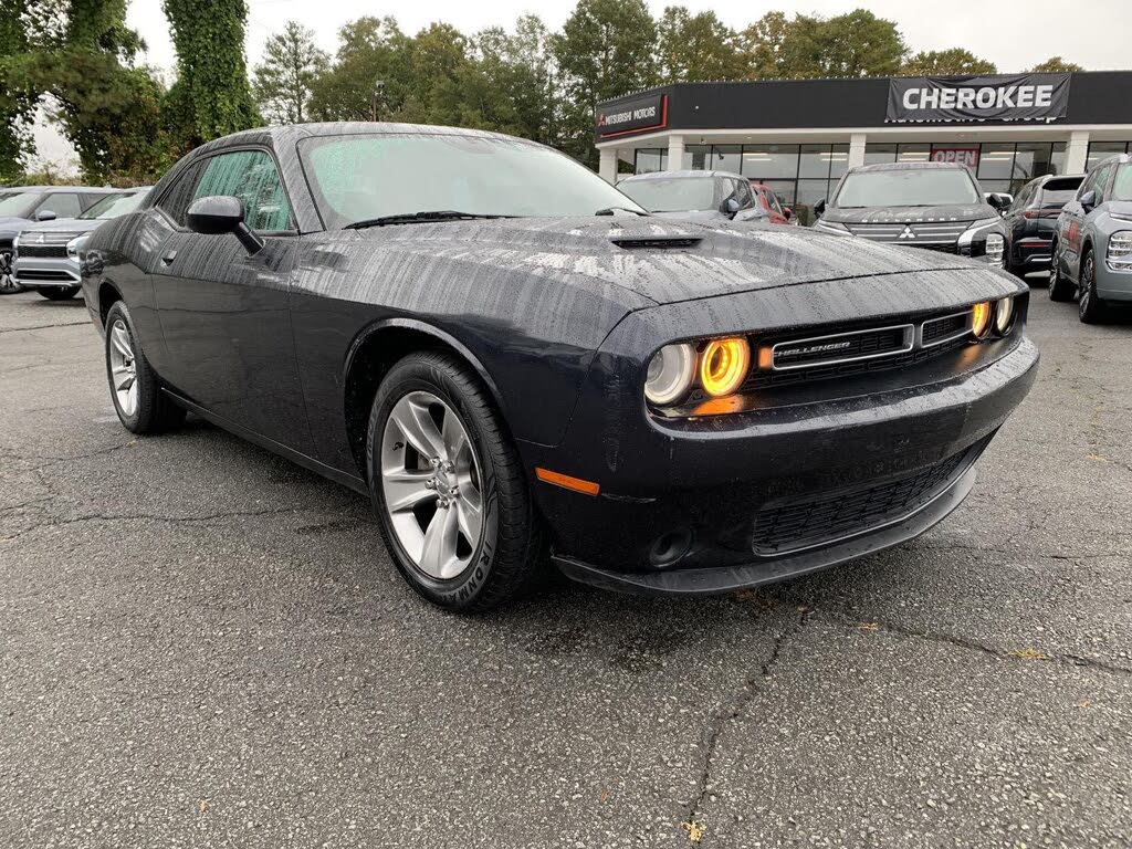 2018 Dodge Challenger SXT RWD
