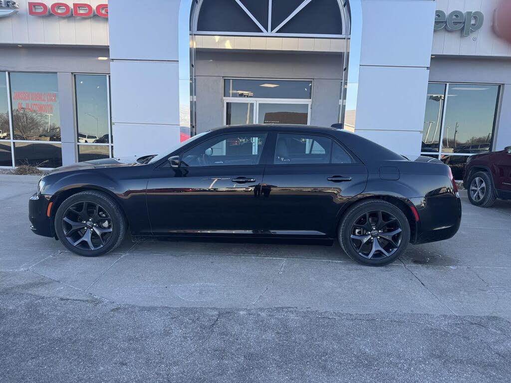 2023 Chrysler 300 S V6 RWD