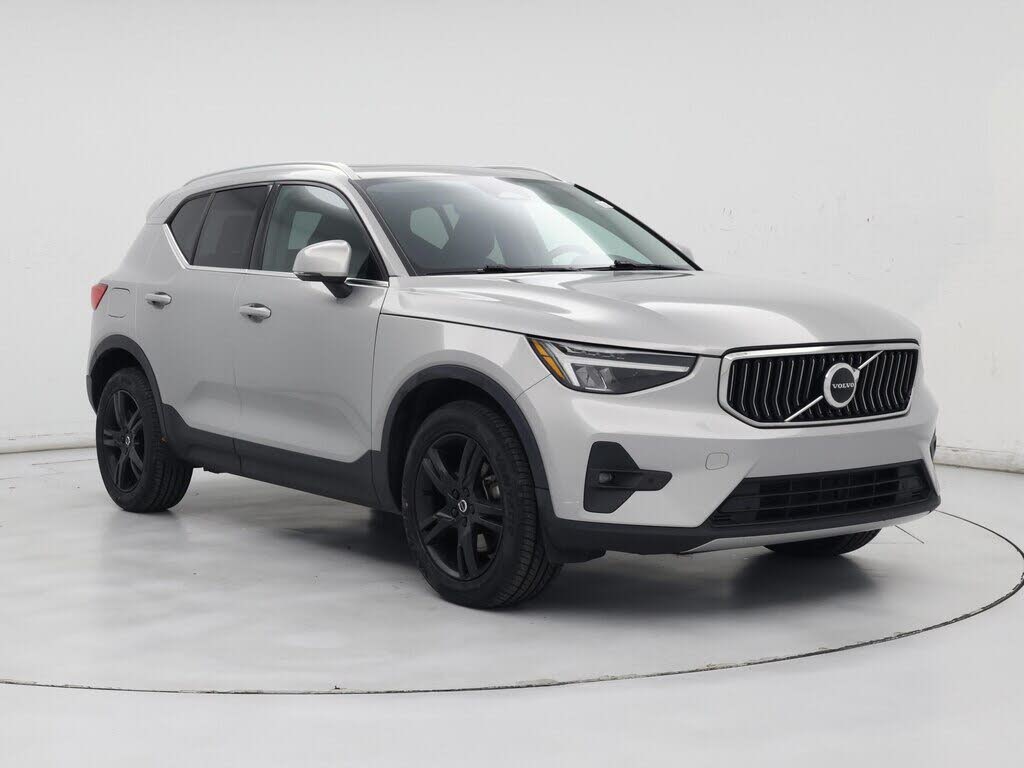 2023 Volvo XC40 B4 Plus Bright Theme FWD