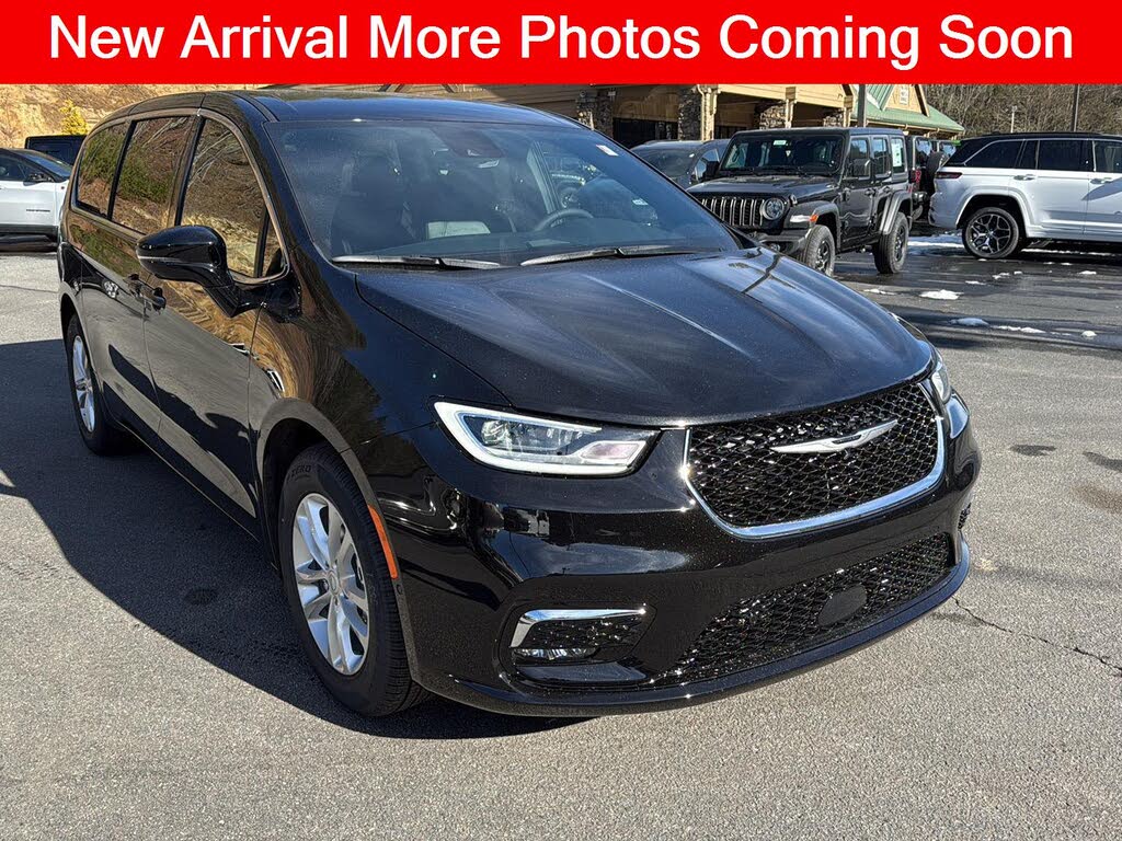 2026 Chrysler Pacifica Select FWD