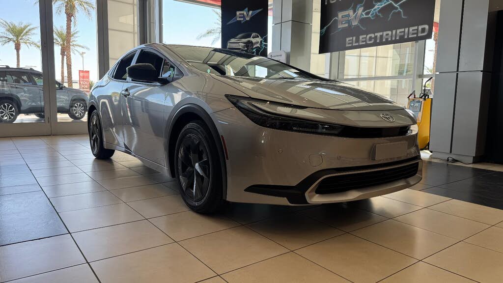 2026 Toyota Prius Plug-In Hybrid SE FWD