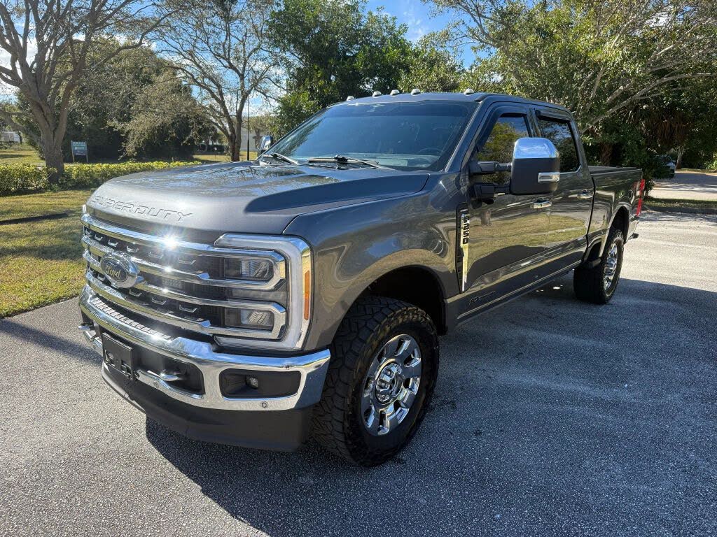 2023 Ford F-250 Super Duty Lariat Crew Cab 4WD