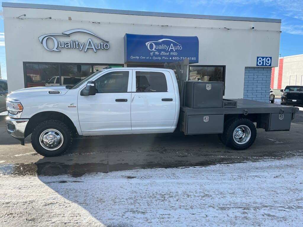 2024 RAM 3500 Tradesman Crew Cab LB DRW 4WD