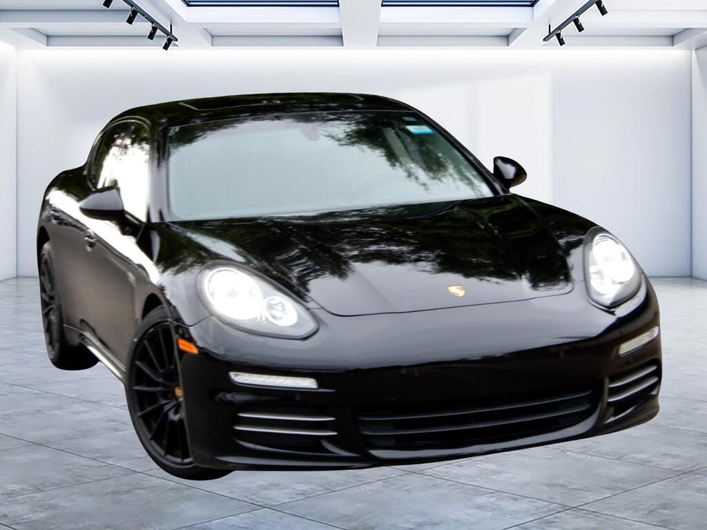 2016 Porsche Panamera 4