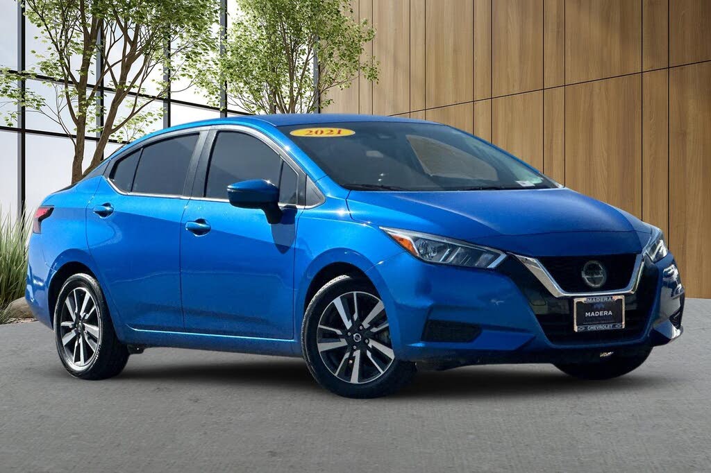 2021 Nissan Versa SV FWD