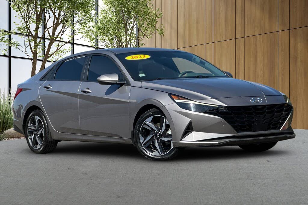 2023 Hyundai Elantra SEL FWD