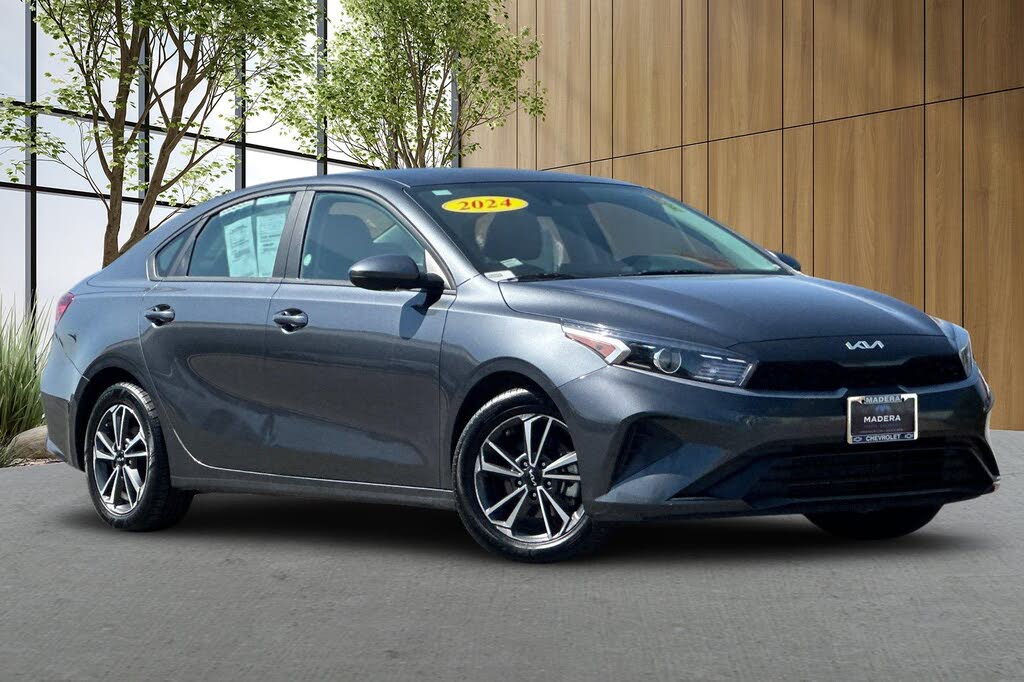 2024 Kia Forte LXS FWD