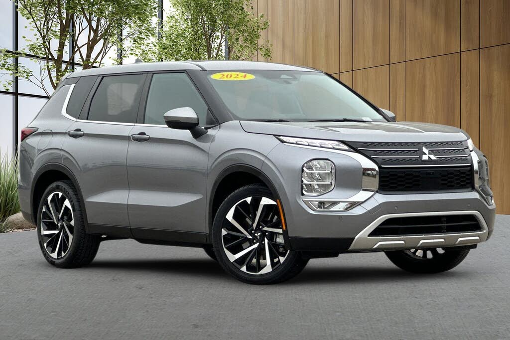 2024 Mitsubishi Outlander SE FWD