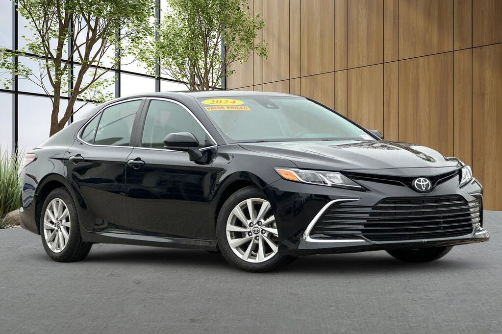 2024 Toyota Camry LE FWD