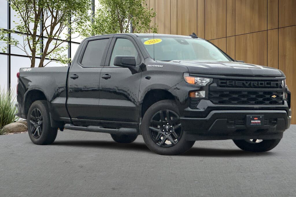 2025 Chevrolet Silverado 1500 Custom Crew Cab 4WD