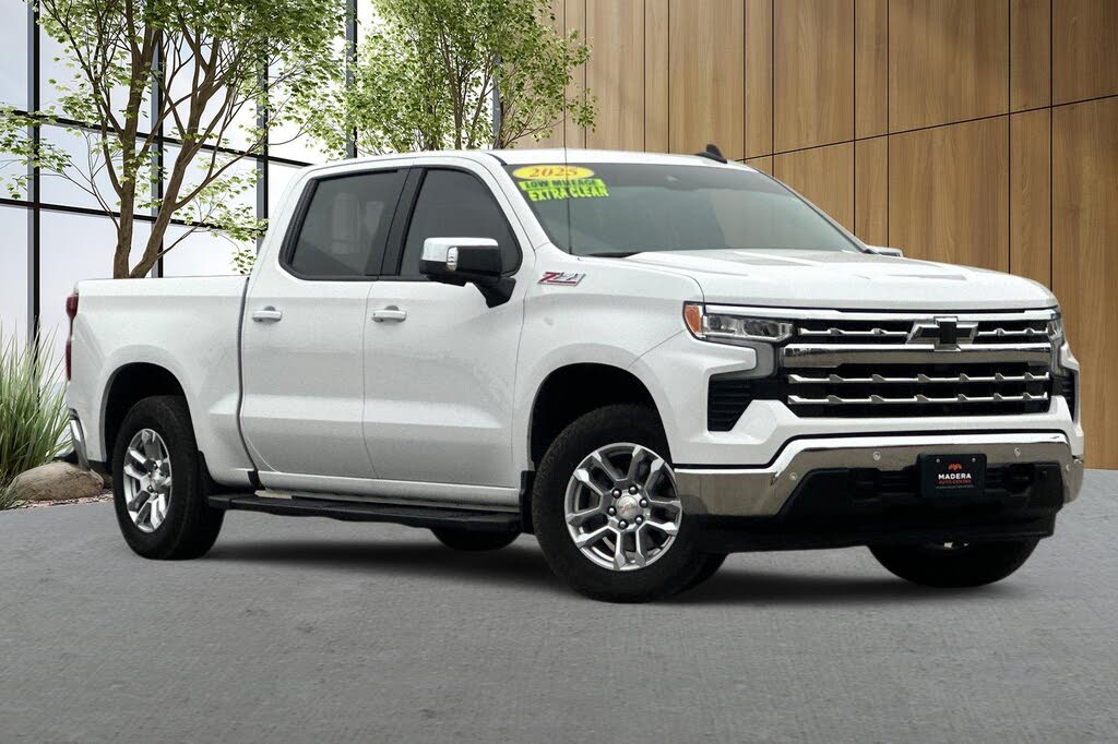 2025 Chevrolet Silverado 1500 LT Crew Cab 4WD