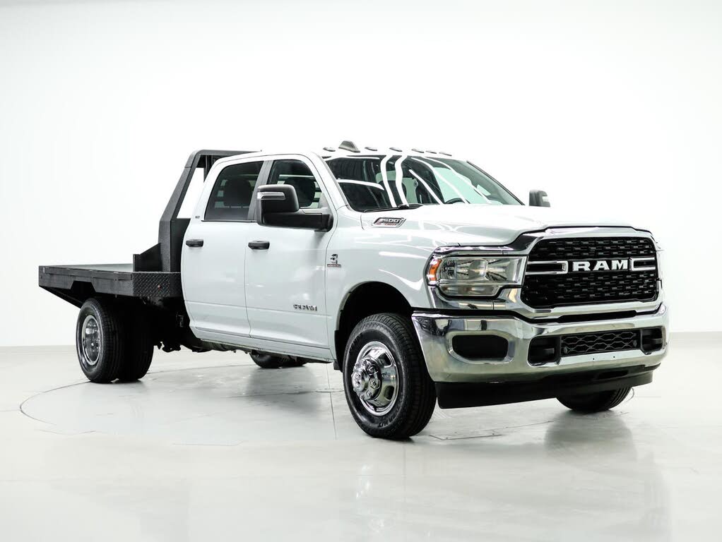 2024 RAM 3500 Chassis SLT Crew Cab LB DRW 4WD