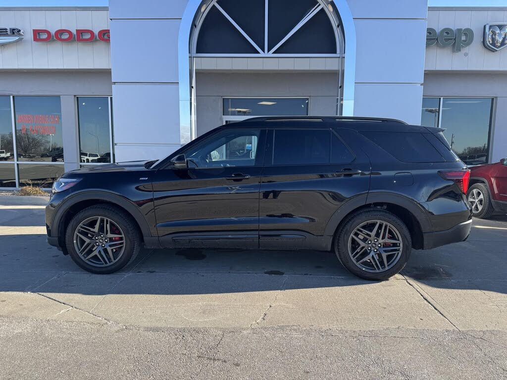 2025 Ford Explorer ST-Line AWD