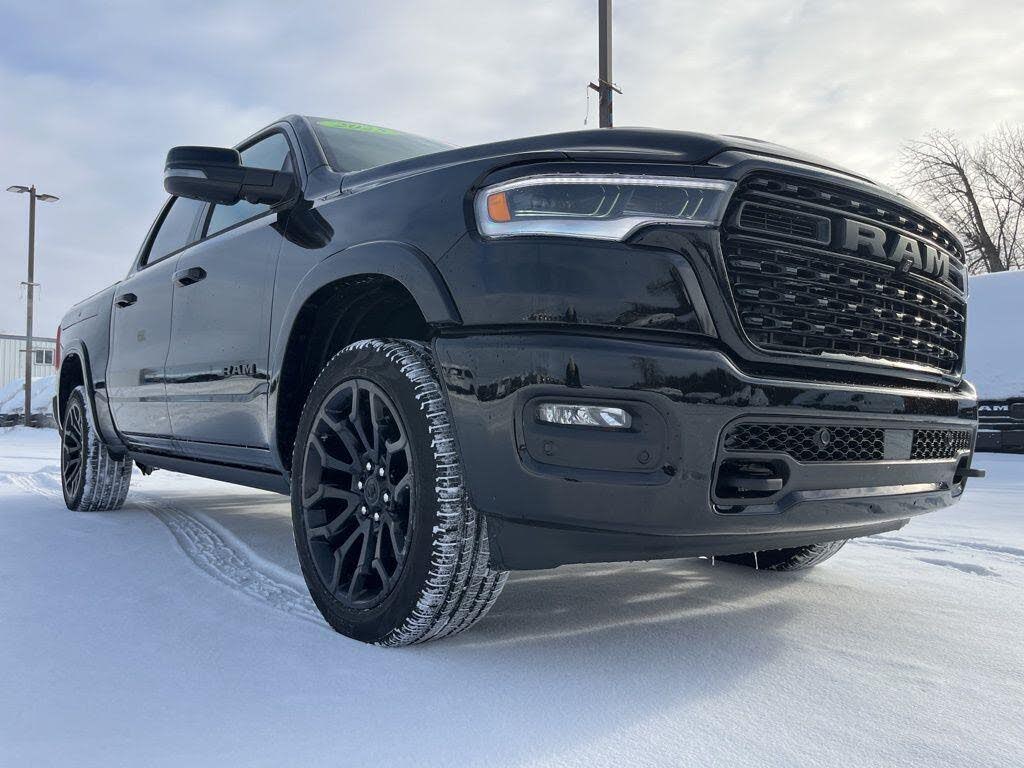 2025 RAM 1500 Limited Crew Cab 4WD