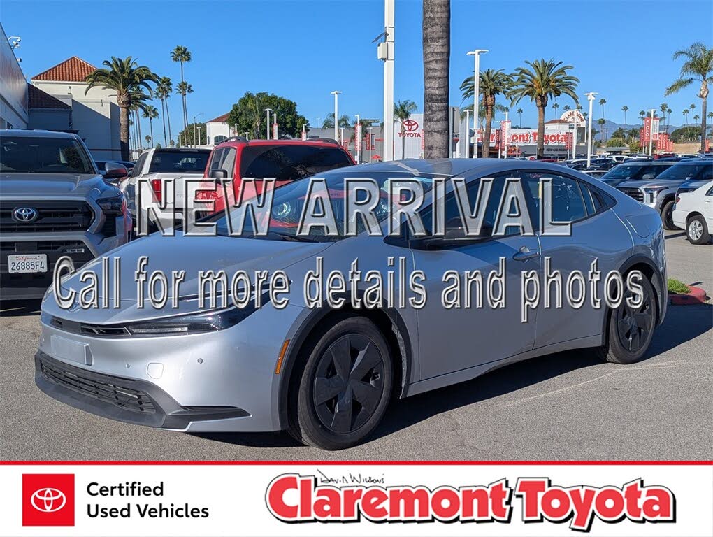 2025 Toyota Prius LE FWD