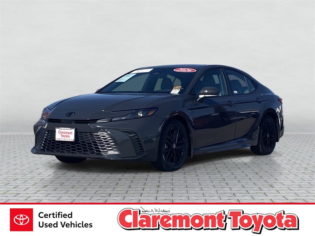 2026 Toyota Camry SE FWD