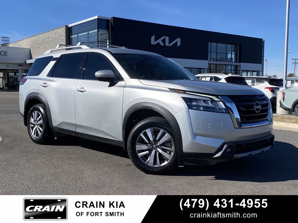 2022 Nissan Pathfinder SL FWD