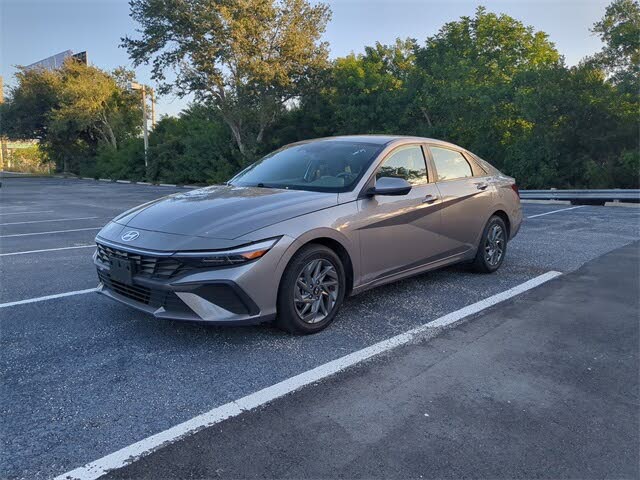 2024 Hyundai Elantra SEL FWD