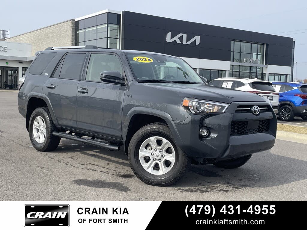 2024 Toyota 4Runner SR5 4WD