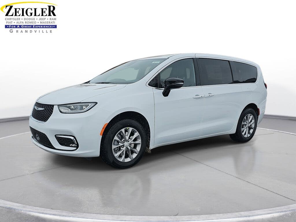2026 Chrysler Pacifica Select AWD