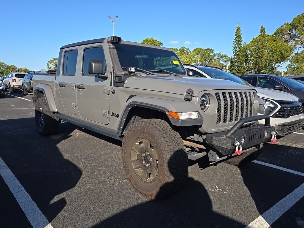 2021 Jeep Gladiator Sport Crew Cab 4WD