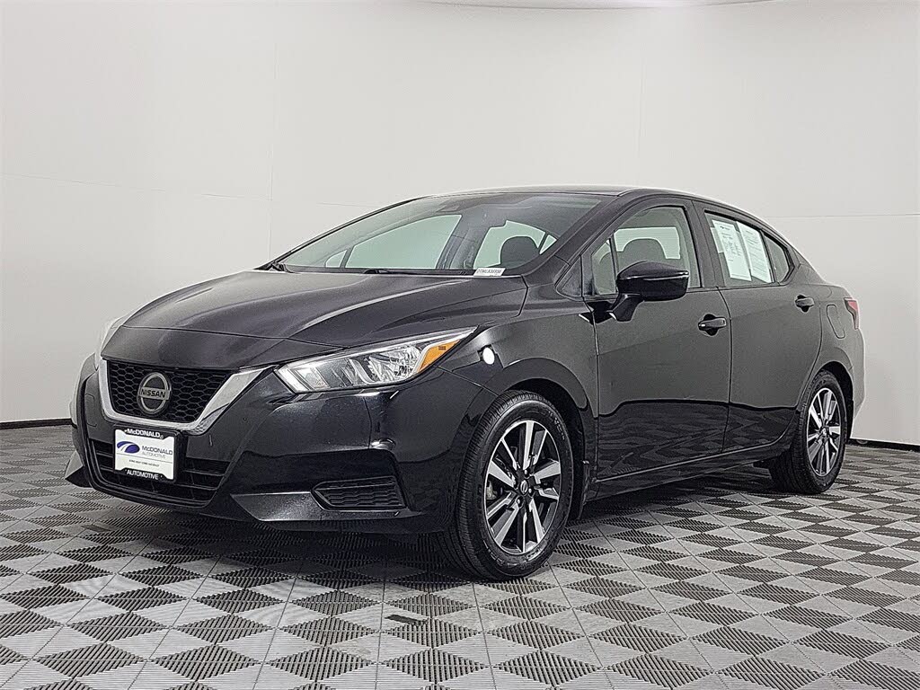 2021 Nissan Versa SV FWD