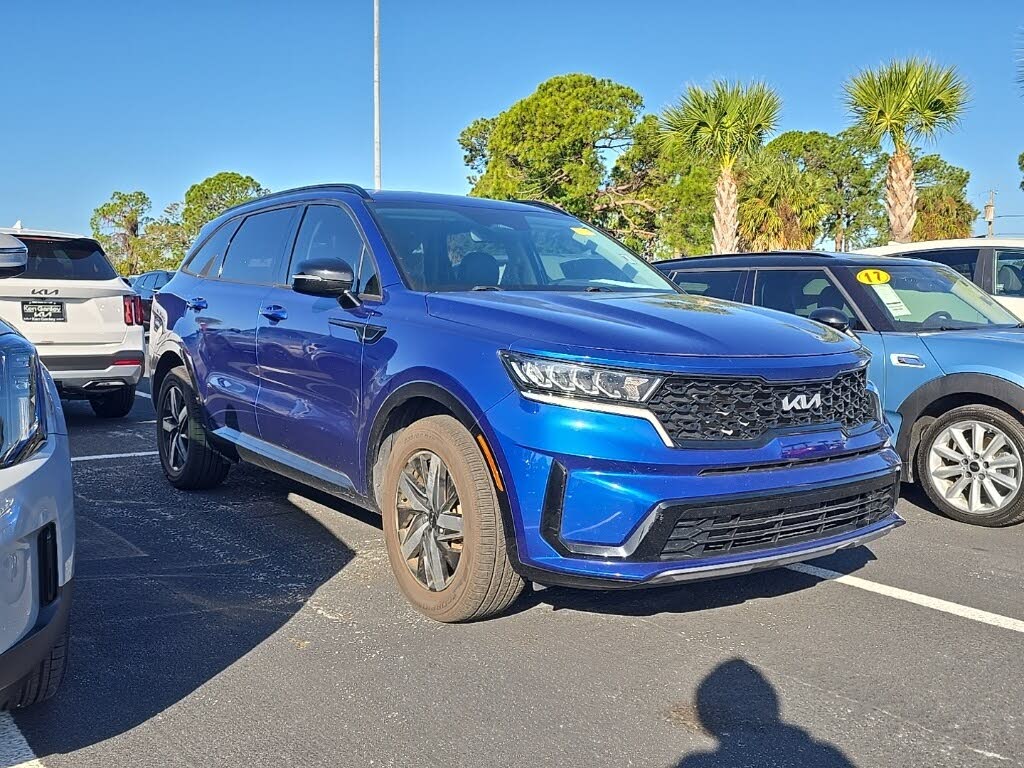 2022 Kia Sorento S FWD