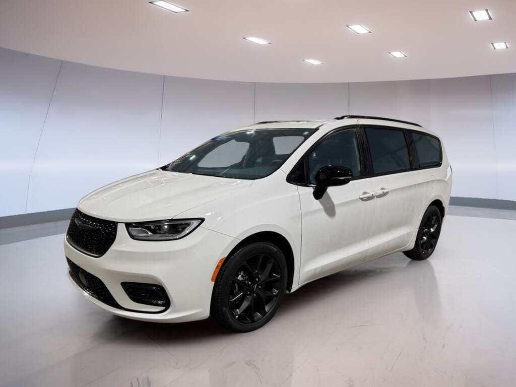 Chrysler Pacifica Touring L FWD 2024