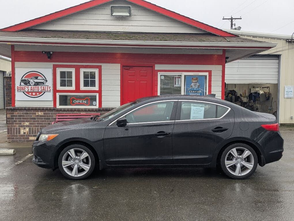 2014 Acura ILX 2.0L FWD with Technology Package