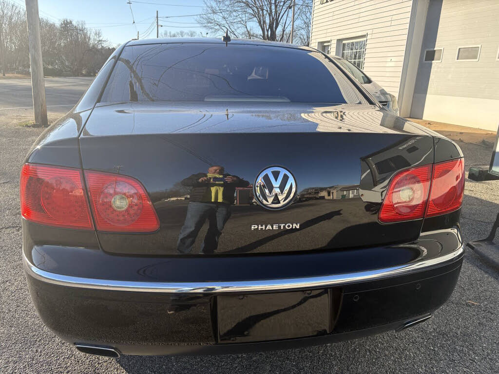 2004 Volkswagen Phaeton V8 AWD