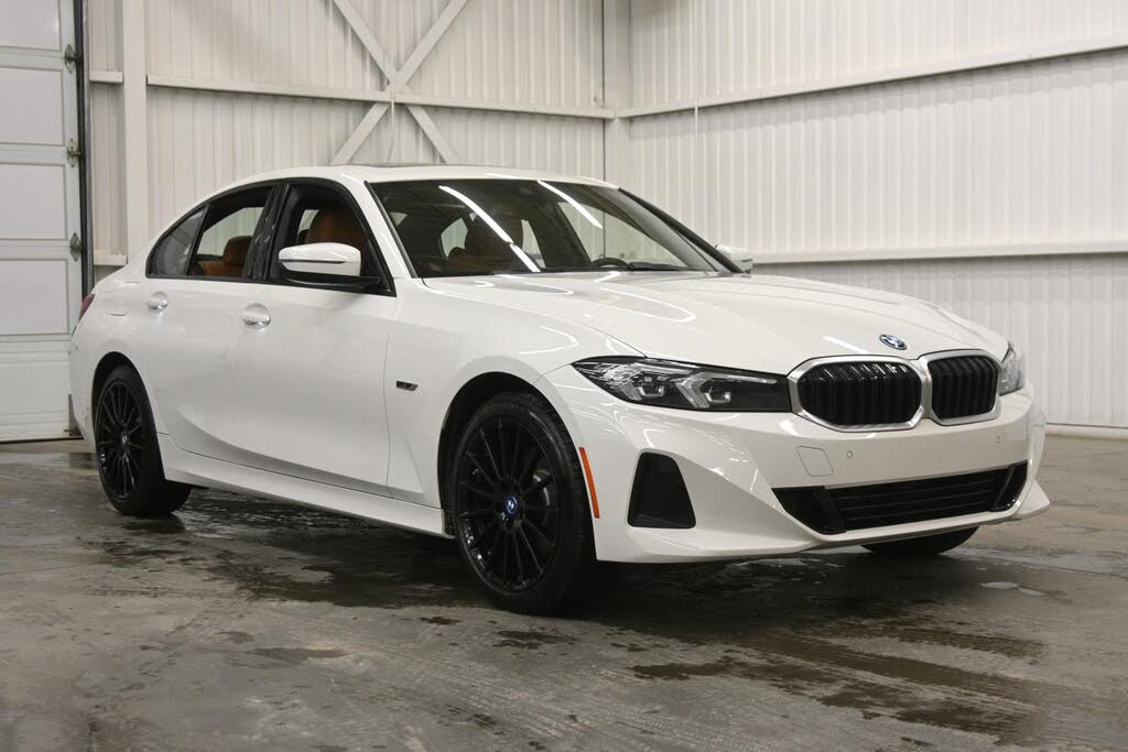 2023 BMW 3 Series 330e Hybrid Plug-in xDrive AWD
